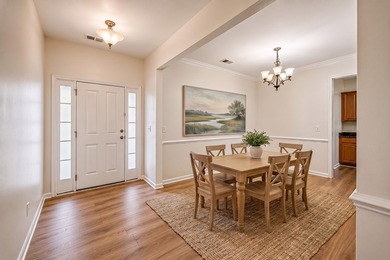 Immaculate, move-in-ready 1-story open-plan home with 2-car - photo 3