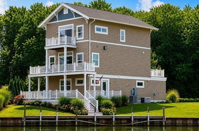 Lake Life at its Finest! This exceptional 3-story waterfront - photo 2