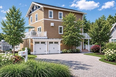 Lake Life at its Finest! This exceptional 3-story waterfront - photo 4
