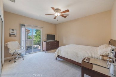 Beautiful move-in ready townhome located in a small development - photo 14