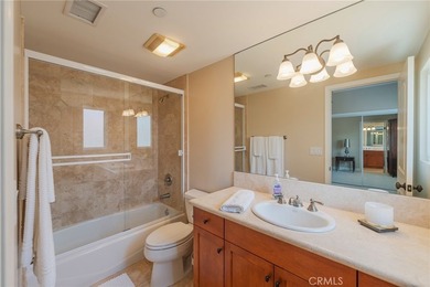 Beautiful move-in ready townhome located in a small development - photo 21