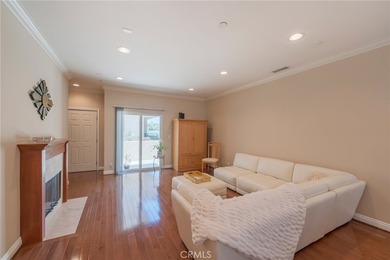 Beautiful move-in ready townhome located in a small development - photo 24
