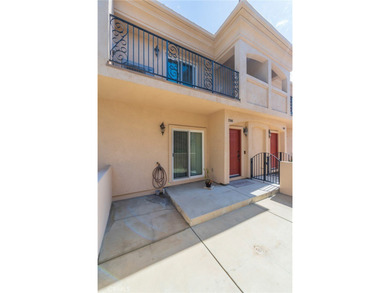 Beautiful move-in ready townhome located in a small development - photo 32