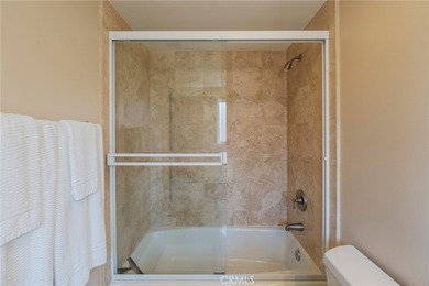 Beautiful move-in ready townhome located in a small development - photo 33
