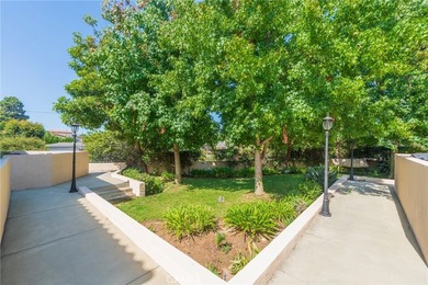 Beautiful move-in ready townhome located in a small development - photo 38