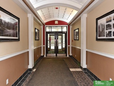 Experience refined downtown living in this 1-bedroom, 1-bath - photo 3