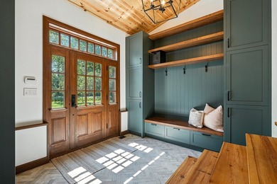 Located in a peaceful area, this vast property was completely - photo 3