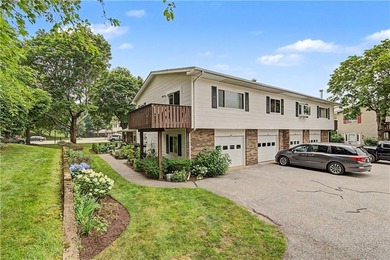 Welcome home to this beautifully maintained 2-bedroom, 2-bath - photo 3