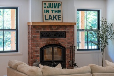 Located in a peaceful area, this vast property was completely - photo 6