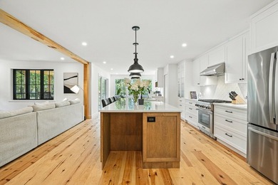 Located in a peaceful area, this vast property was completely - photo 8