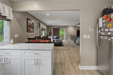 Welcome home to this beautifully maintained 2-bedroom, 2-bath - photo 8
