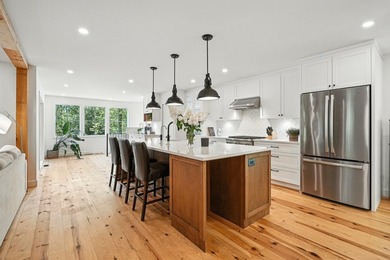 Located in a peaceful area, this vast property was completely - photo 9