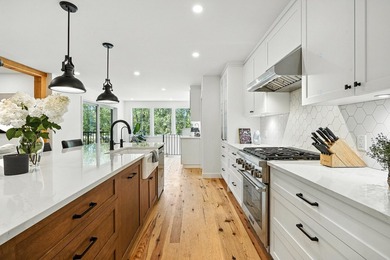 Located in a peaceful area, this vast property was completely - photo 10