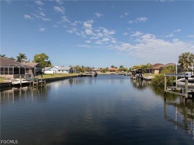 Just Reduced! Don't miss this outstanding 4 Bed / 2 Bath Gulf - photo 4