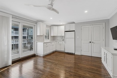 Set in the heart of the highly desirable West End, just 1,300 - photo 22