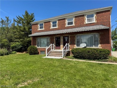 Investor opportunity in the heart of Euclid! This - photo 2
