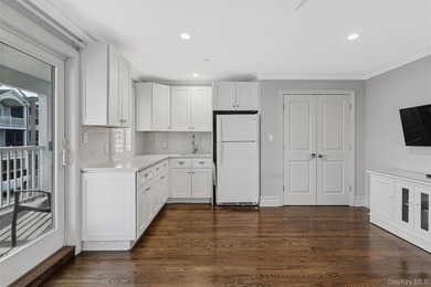 Set in the heart of the highly desirable West End, just 1,300 - photo 23
