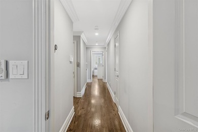 Set in the heart of the highly desirable West End, just 1,300 - photo 29