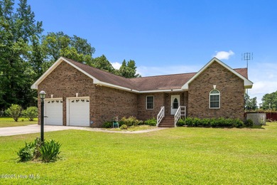 Pungo River - Beaufort County Home For Sale in Pinetown North Carolina