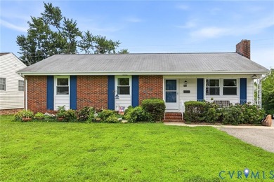Welcome to this charming 3-bedroom, 1.5-bath home in the heart - photo 2