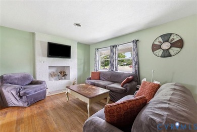 Welcome to this charming 3-bedroom, 1.5-bath home in the heart - photo 5