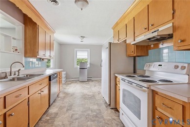 Welcome to this charming 3-bedroom, 1.5-bath home in the heart - photo 6