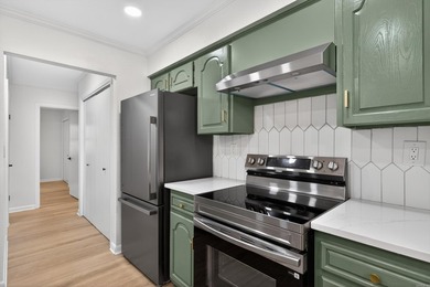 Fully Remodeled, New HVAC and Move-In Ready with a Private - photo 5