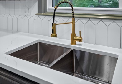 Fully Remodeled, New HVAC and Move-In Ready with a Private - photo 10