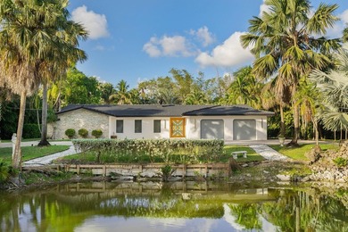 Tropical oasis in the heart of it all! This one-of-a-kind - photo 2