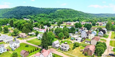 Welcome to this charming 2 bedroom 1 full bath home nestled in - photo 16