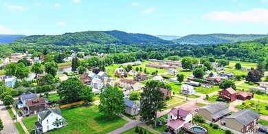 Welcome to this charming 2 bedroom 1 full bath home nestled in - photo 18