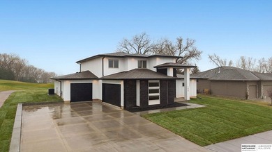 Complete and Move-In Ready! Presenting Gateway Custom Homes' - photo 2