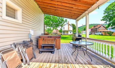 Welcome to this charming 2 bedroom 1 full bath home nestled in - photo 48