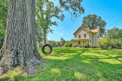 Smith Mountain Lake Home For Sale in Moneta Virginia