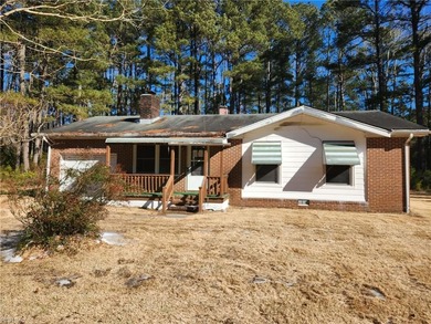 Beaverdam Lake Home For Sale in Gloucester Virginia