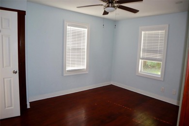 Motivated Seller - Incredible Multi-Family and Single Family - photo 7