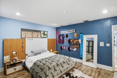Executive home presented in the sought after neighborhood of The - photo 32