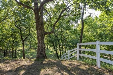 Enjoy the perfect balance of privacy, convenience, and luxury in - photo 33