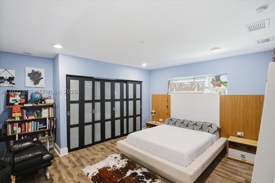 Executive home presented in the sought after neighborhood of The - photo 34