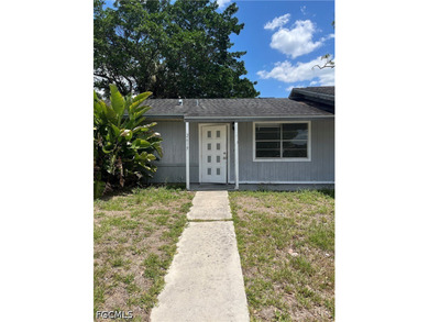 Unlock a rare investment opportunity with this unique 4-unit - photo 1