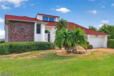 Elevated, impeccably maintained, and built with exceptional - photo 4