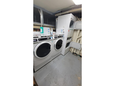 Perfectly Located right off Bedford Avenue in the Heart of - photo 4