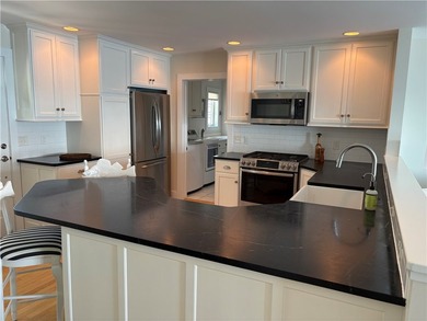 Exceptional waterfront property! Experience lakefront living at - photo 12