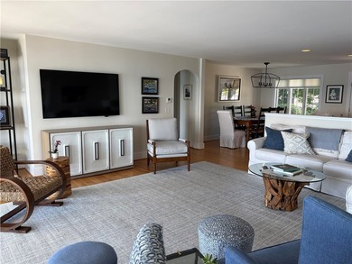 Exceptional waterfront property! Experience lakefront living at - photo 13