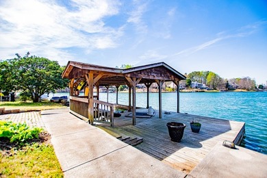 Experience the best of lake life in this stunning 5,000 sq ft - photo 13