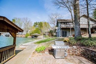 Experience the best of lake life in this stunning 5,000 sq ft - photo 15