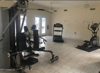 Beautiful Condo completely furnished!! One bedroom, One full - photo 18