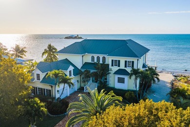 Private oceanfront estate behind the gates of Tingler Island - photo 1