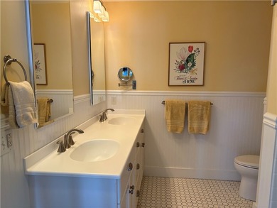 Exceptional waterfront property! Experience lakefront living at - photo 25
