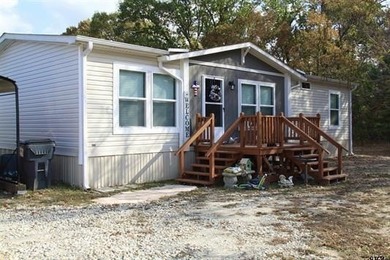 Welcome to a charming East Texas retreat offering easy living in - photo 5